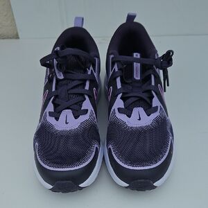 Nike Women's Black and Purple Athletic Shoes